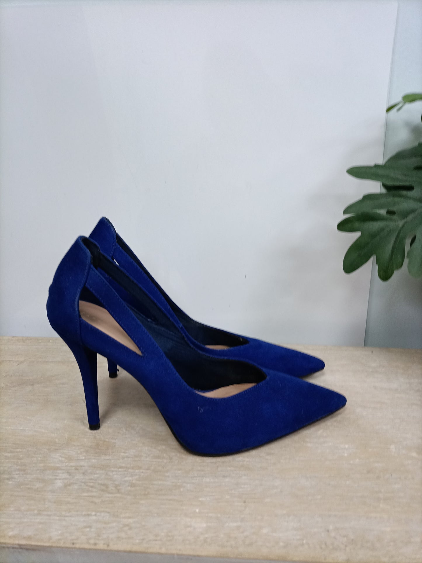 ZARA. Stilettos azules antelina T.39