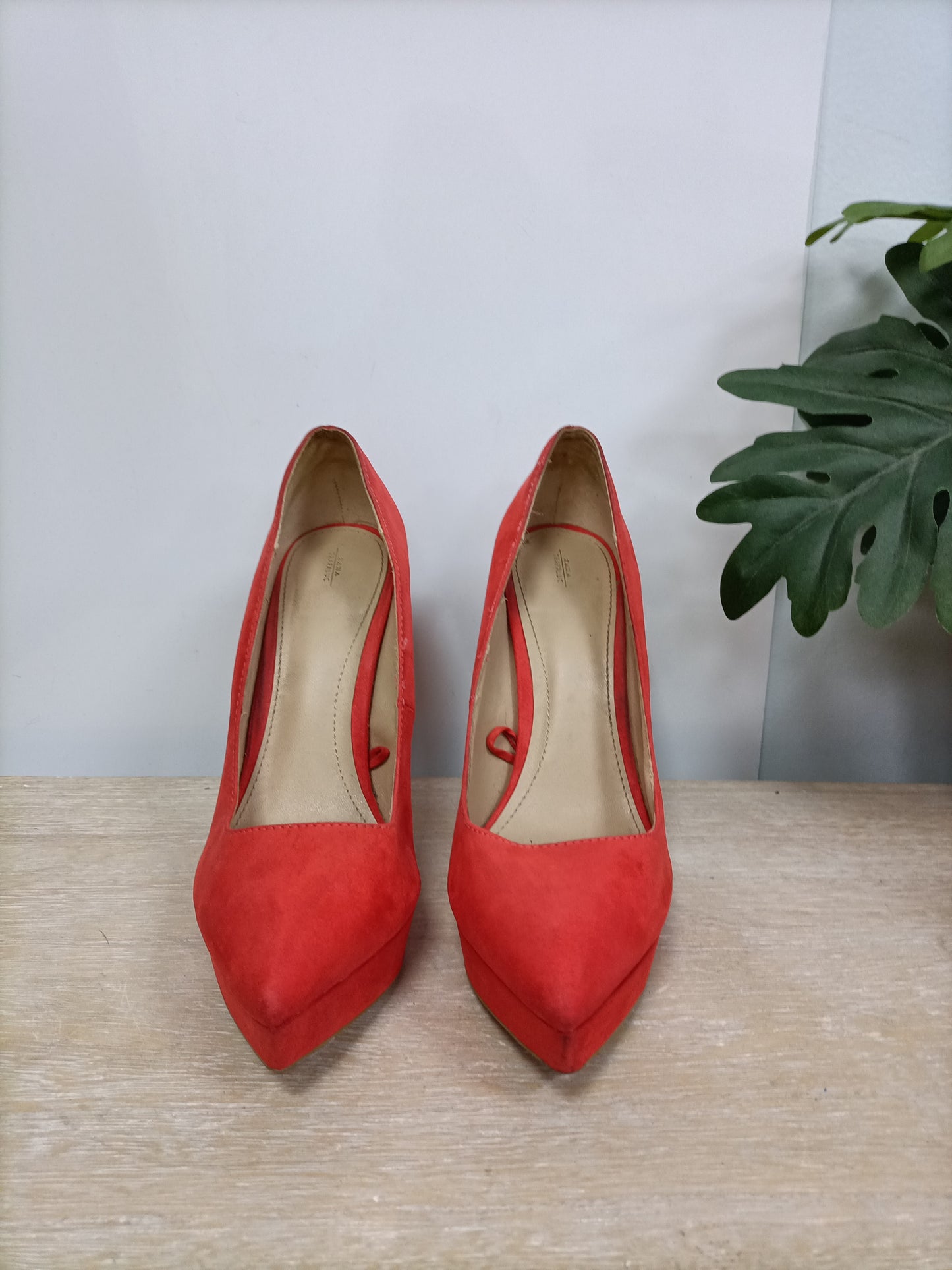 ZARA. Stilettos coral antelina T.39