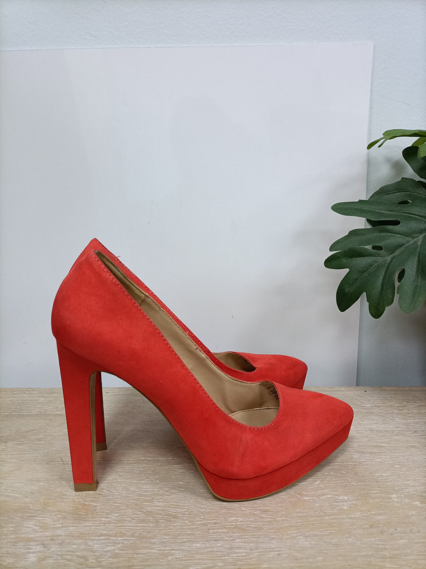 ZARA. Stilettos coral antelina T.39
