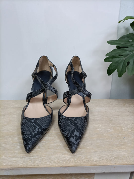 MANGO. Stilettos animal print T.39