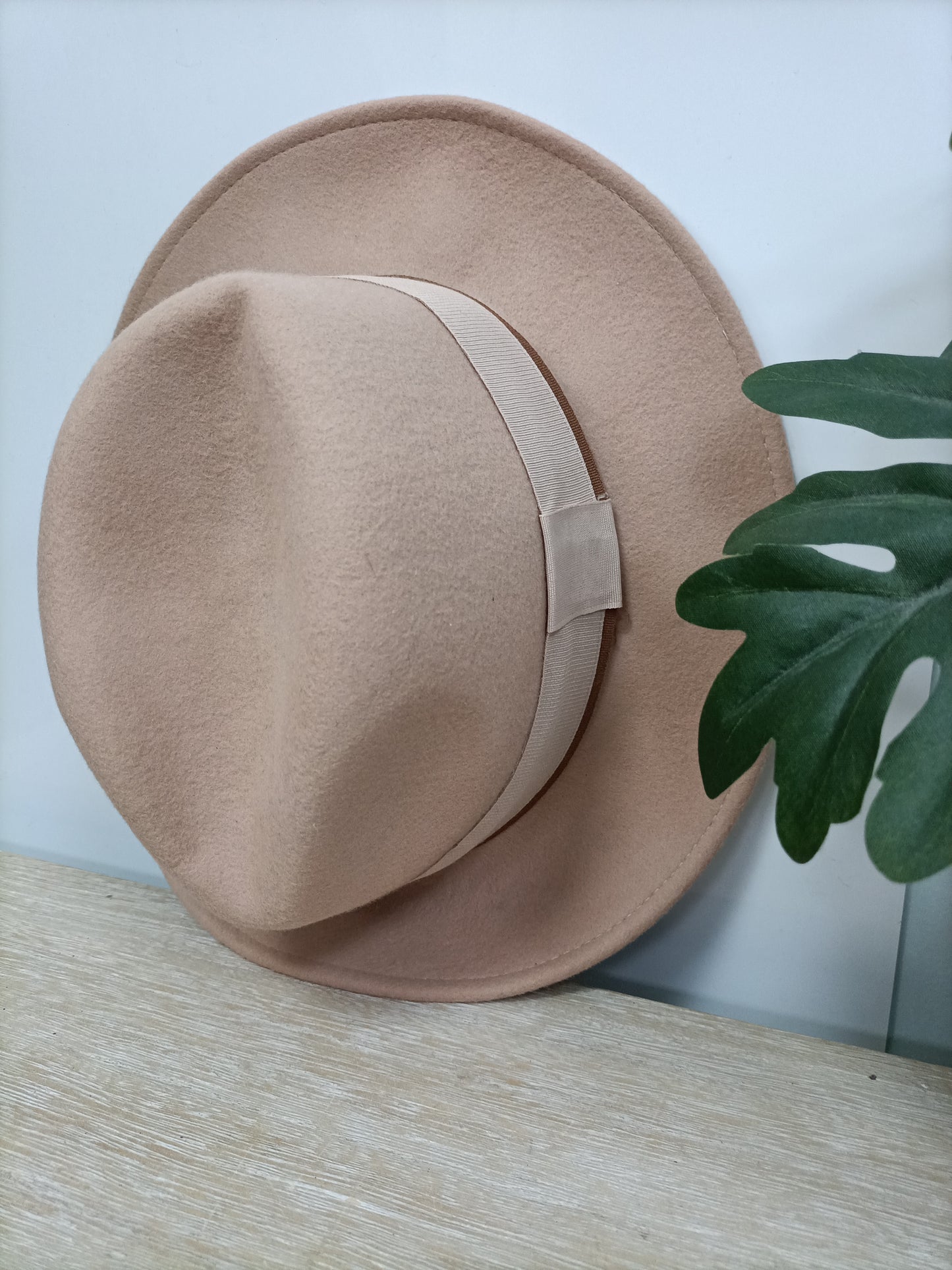 PARFOIS. Sombrero paño rosa