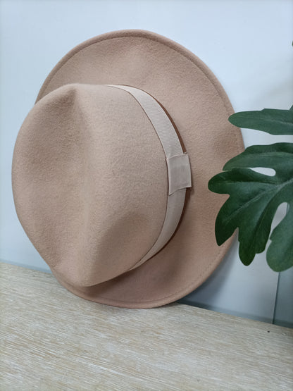 PARFOIS. Sombrero paño rosa
