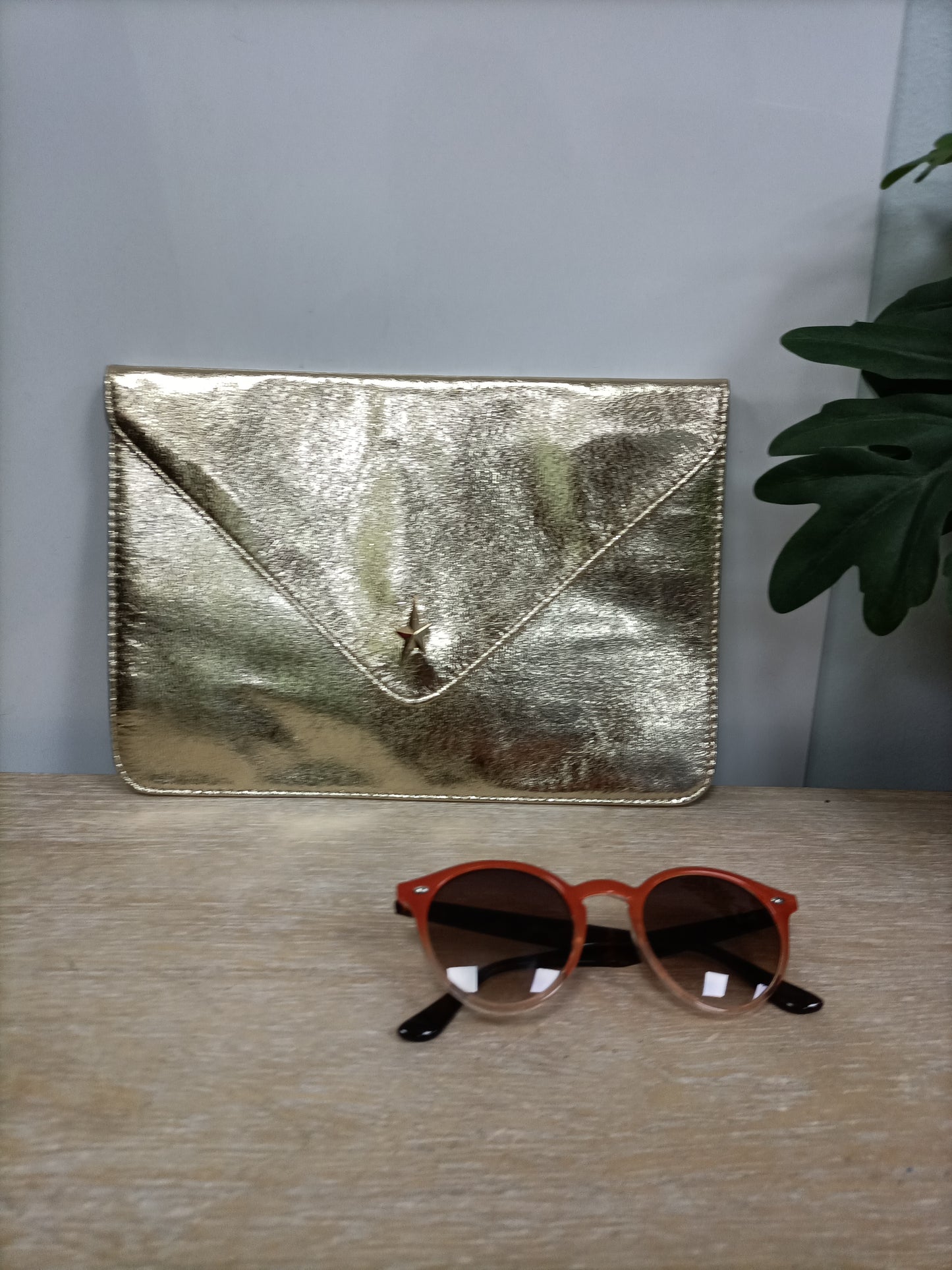 MUGLER. Bolso deanl dorado