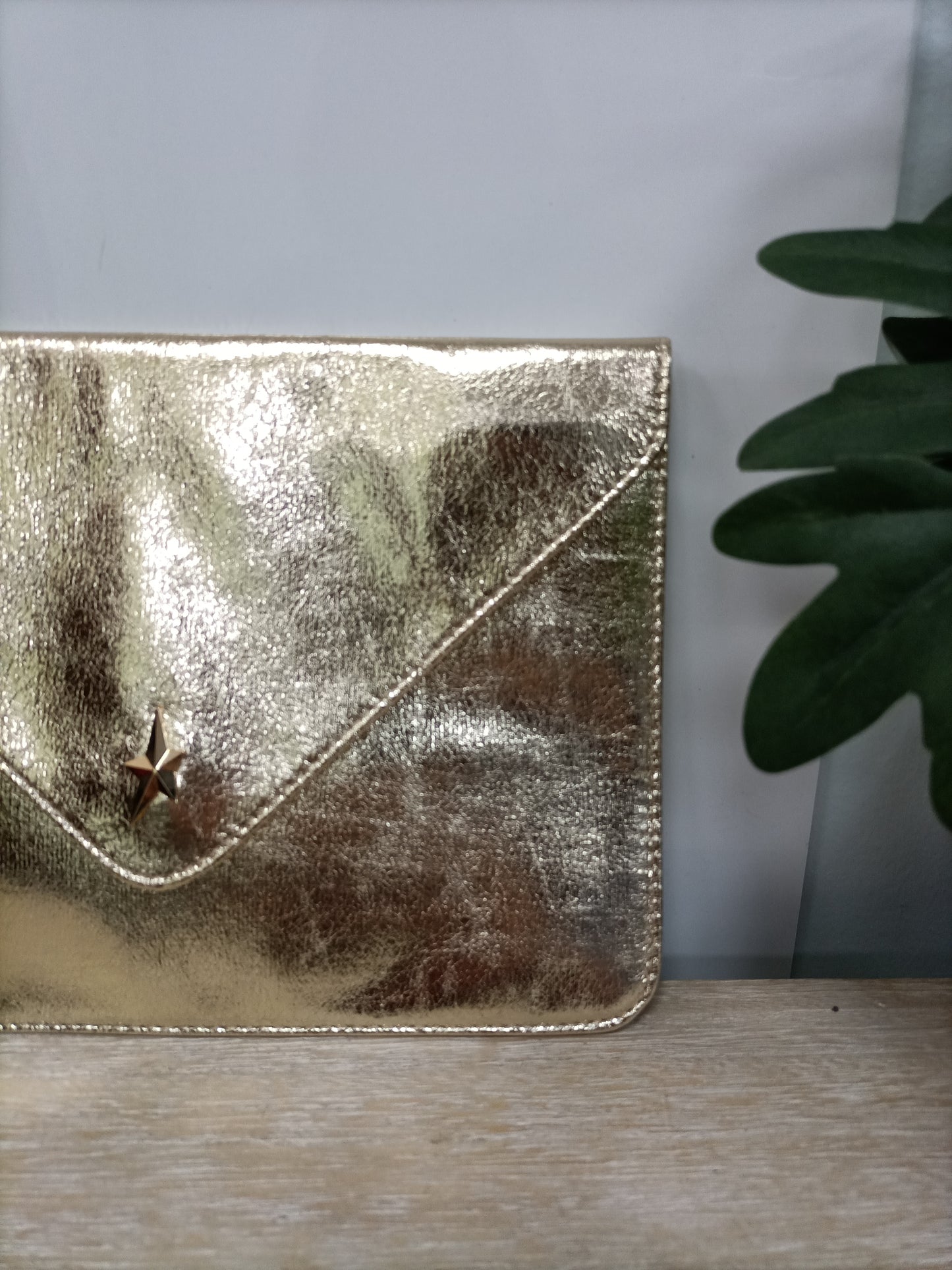 MUGLER. Bolso deanl dorado