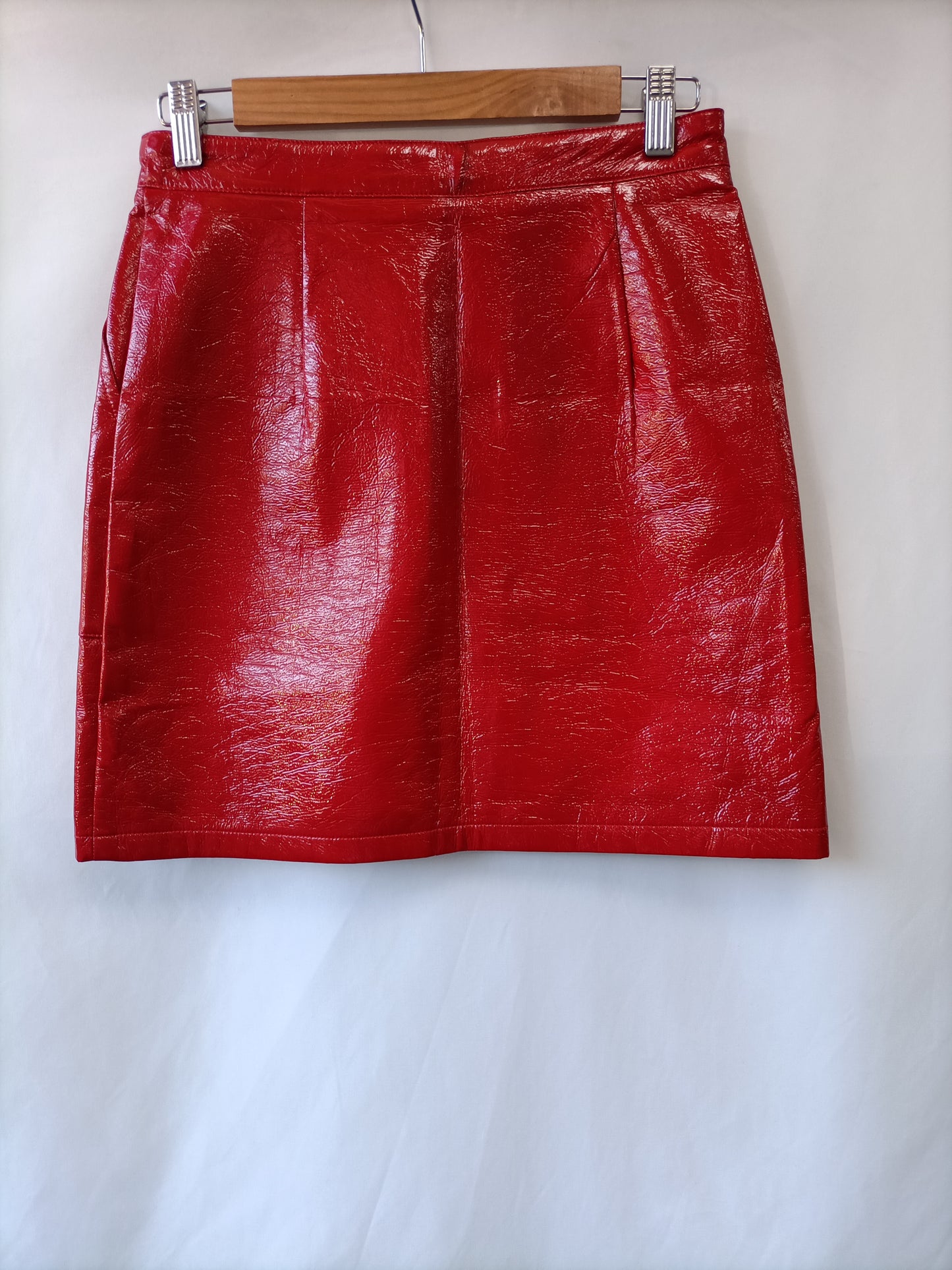 LOAVIES. Falda roja vinilo T.m