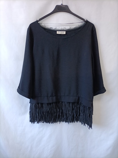 ZARA. Top negro flecos T.m