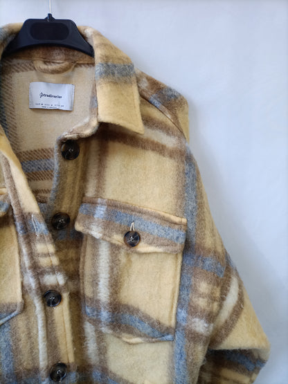 STRADIVARIUS. Cazadora cuadros T.m