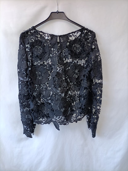 H&M. Top negro encaje T.38