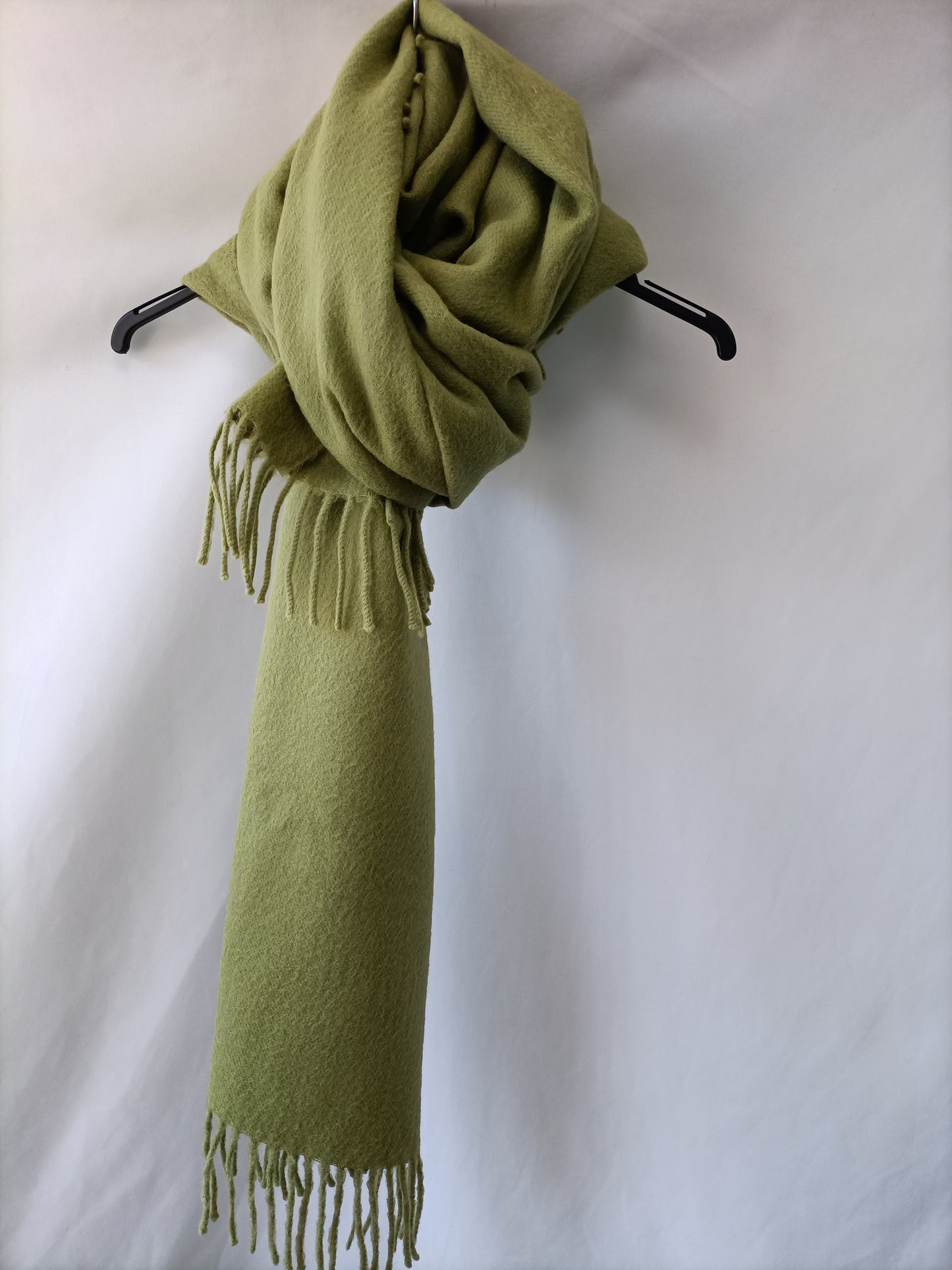 ADOLFO DOMÍNGUEZ. Bufanda verde