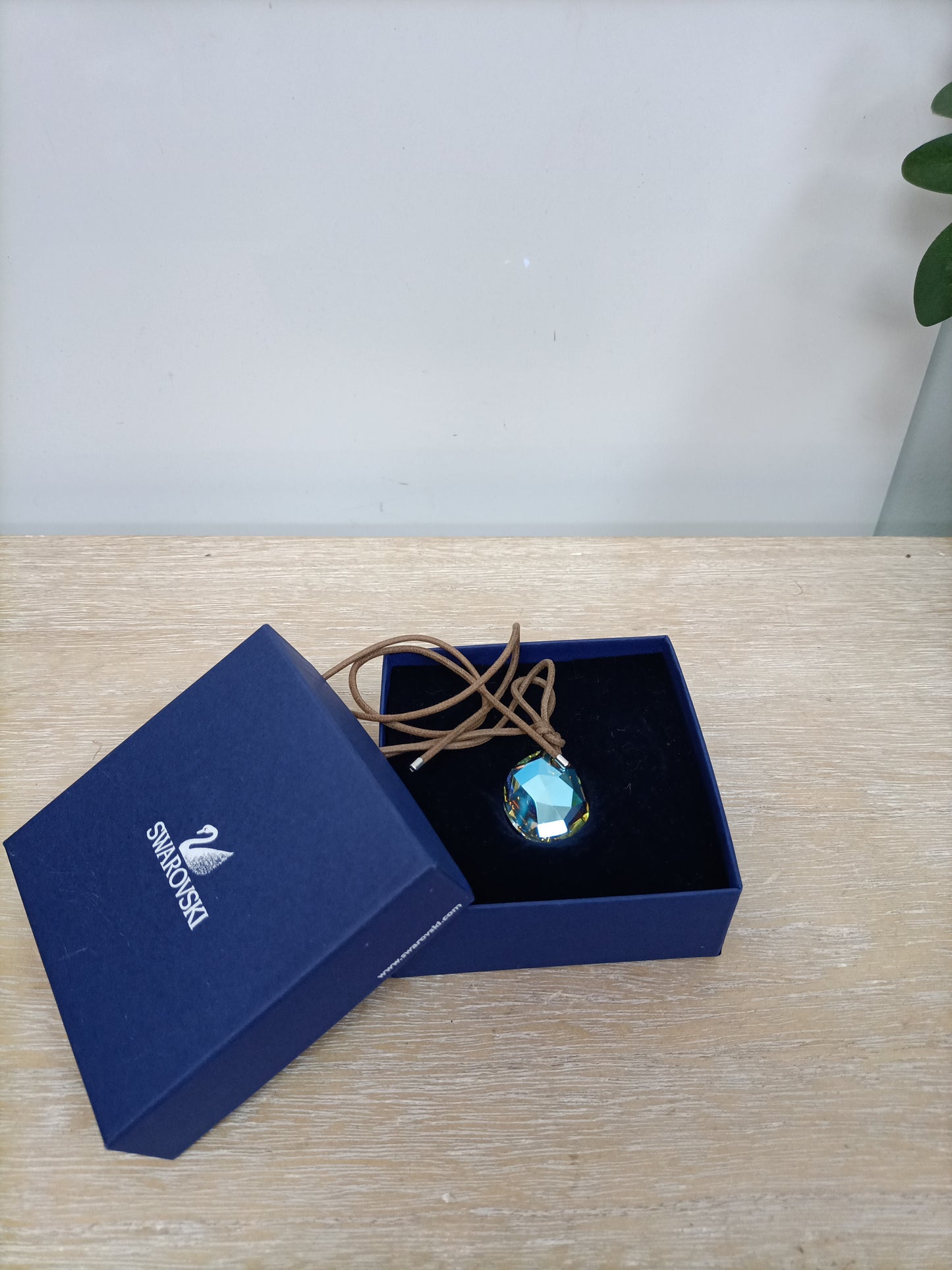 SWAROVSKI. Colgante piedra