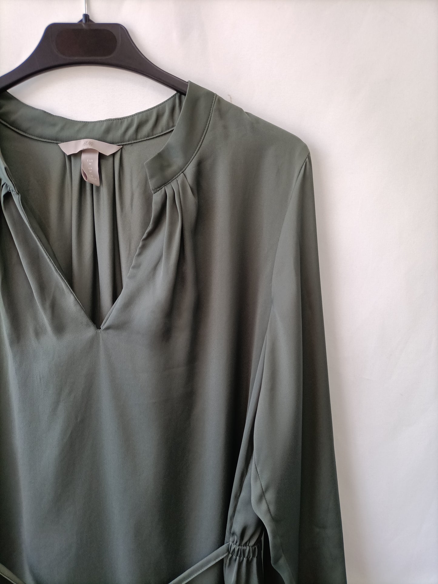 H&M. Vestido corto gris T.m