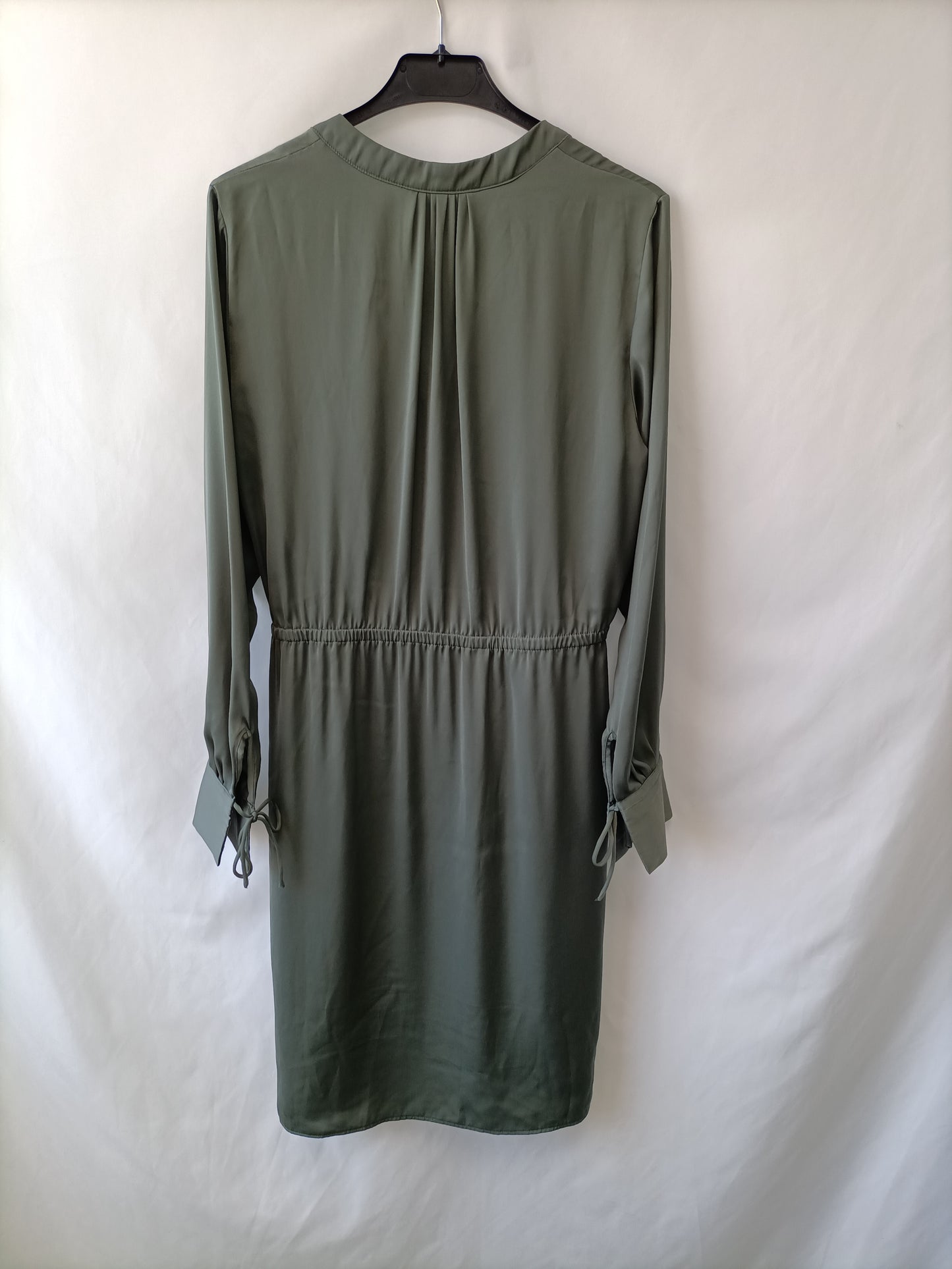 H&M. Vestido corto gris T.m