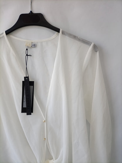 ETXART&PANNO. Blusa blanca lazada T.s