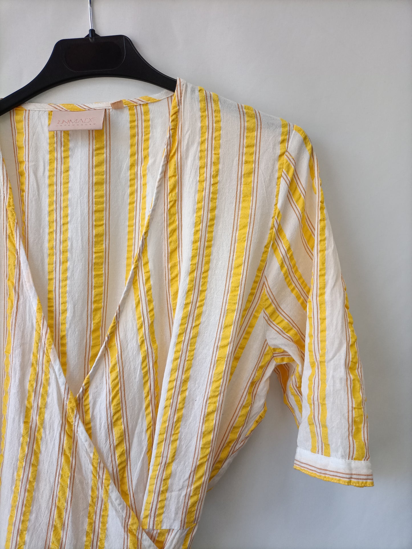 UNMADE. Vestido cruzado rayas T.m