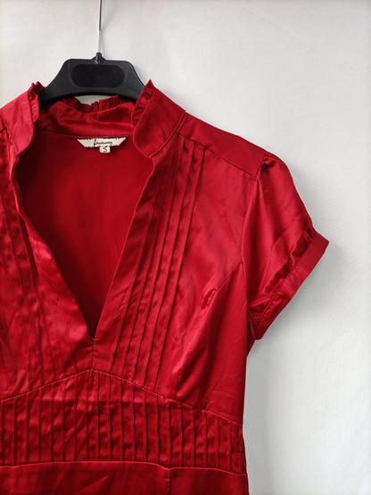 STRADIVARIUS. Blusa roja satinada T.s