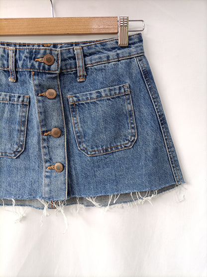 BERSHKA. Falda denim botones T.34