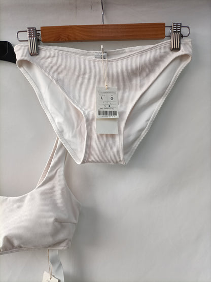 OYSHO. Bikini blanco T.l