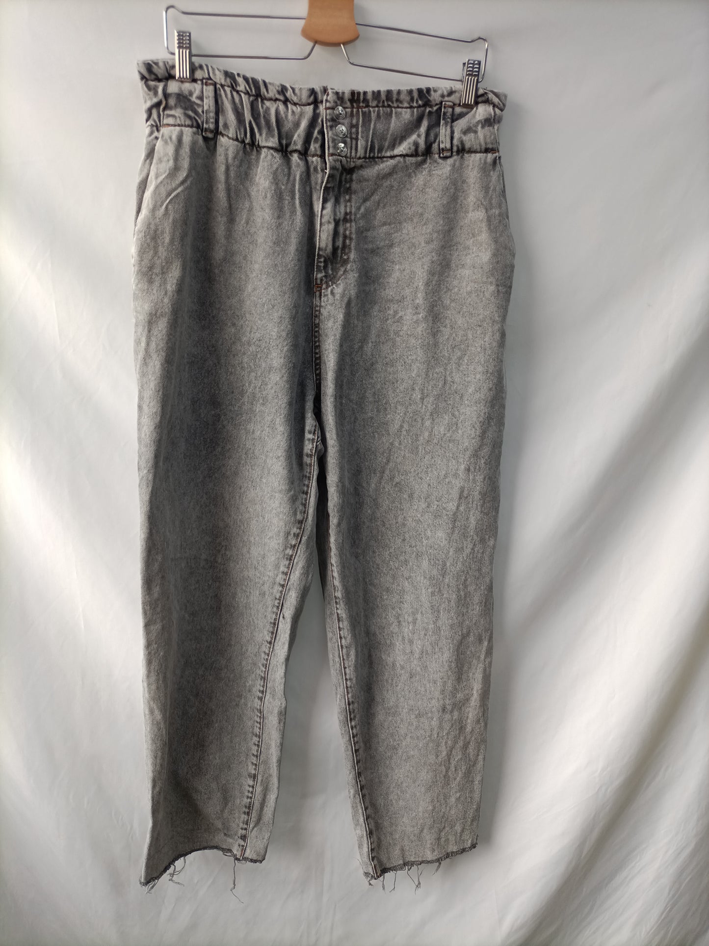 ZARA. Pantalón slouchy gris T.40