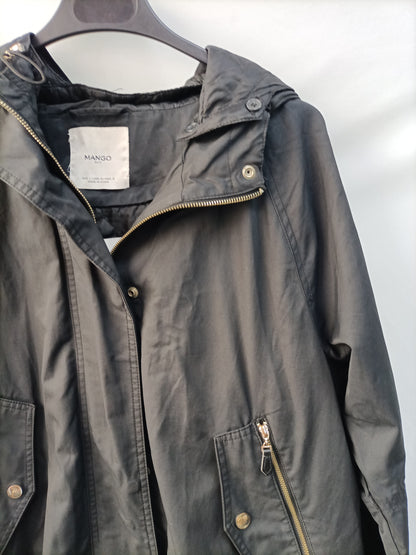 MANGO. Parka negra T.l