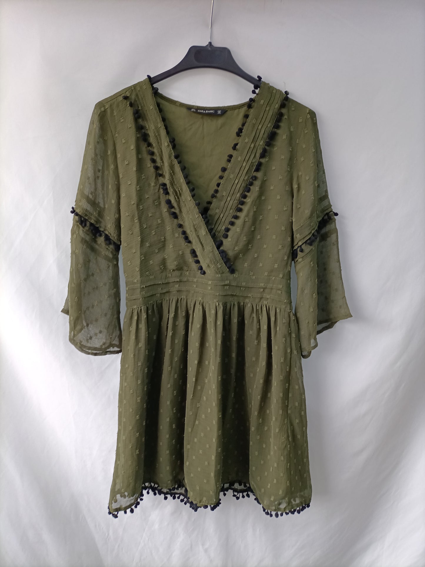 ZARA. Vestido verde plumeti T.s