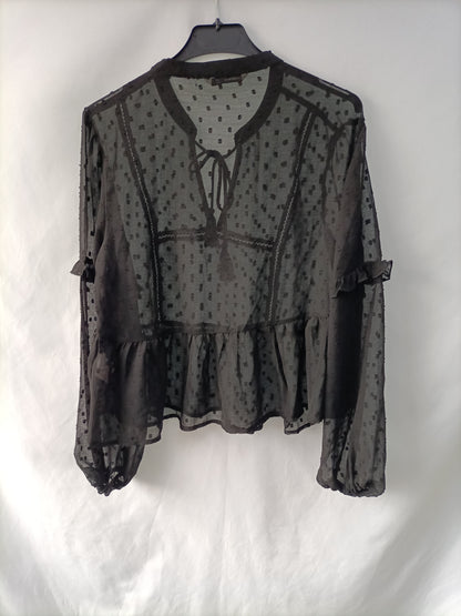 STRADIVARIUS. Blusa negra plumeti T.s