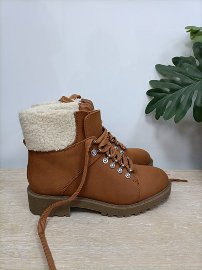 MarketFOREVER21.Botas camel borrego T.36,5