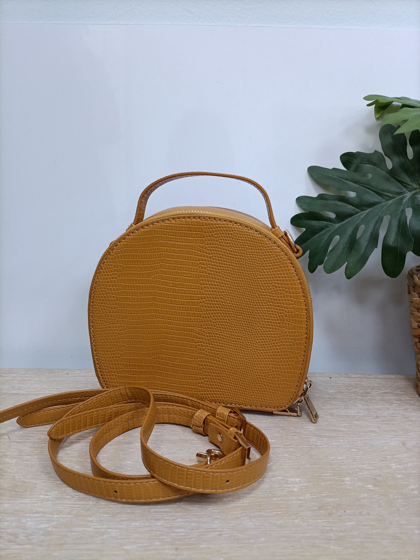 PARFOIS. Bolso mostaza