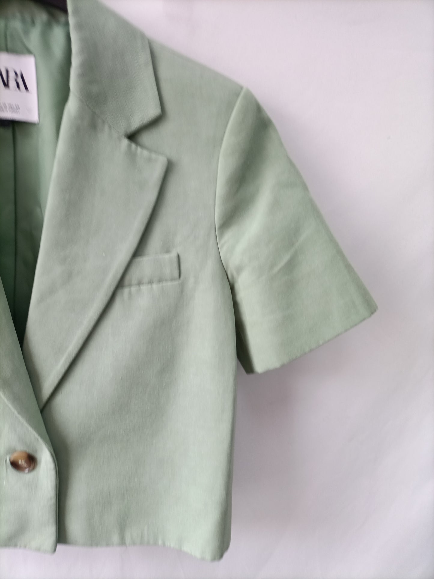 ZARA.Top/chaqueta crop verde T.XS