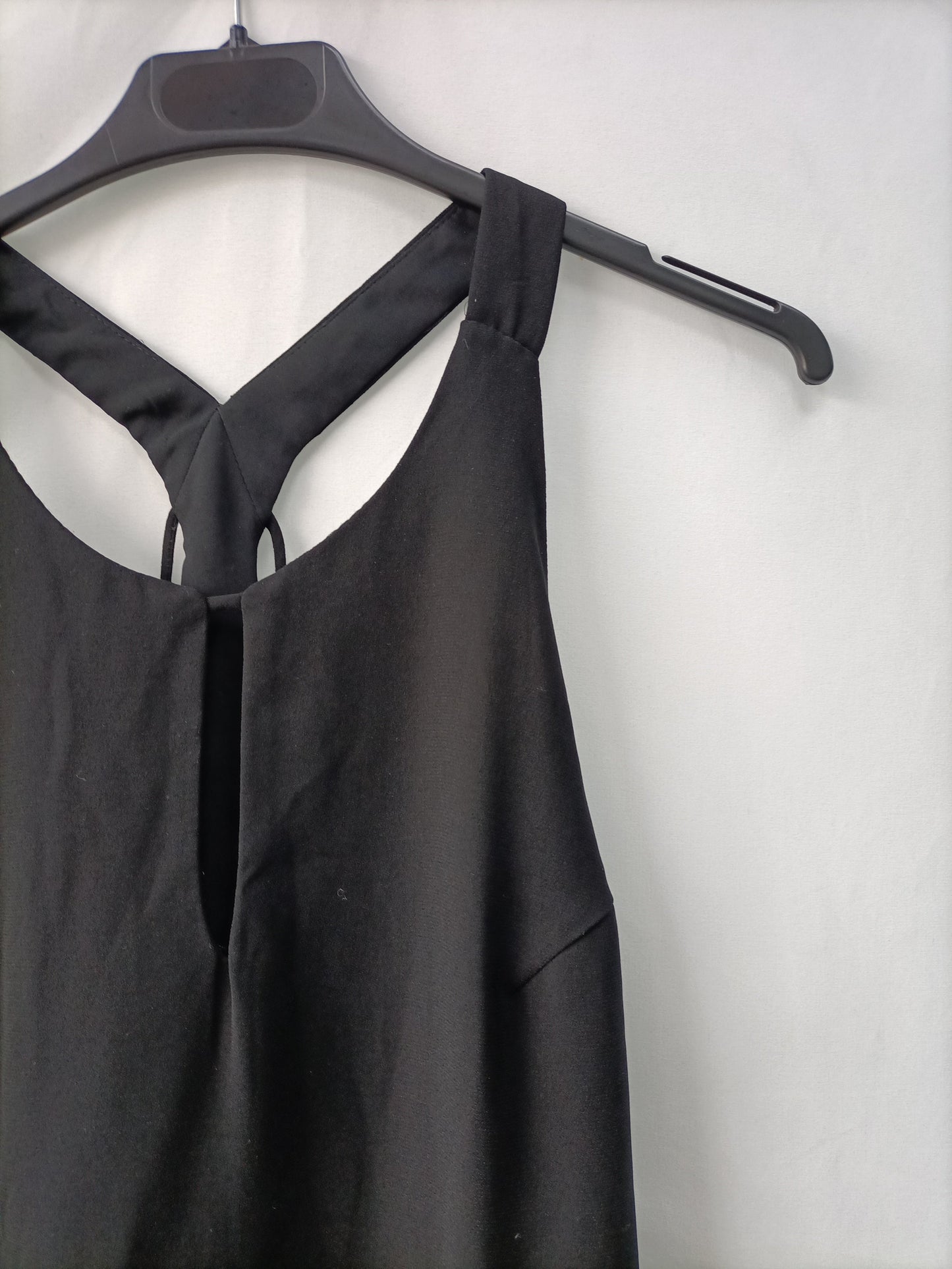 MANGO. Vestido negro espalda tiras T.m