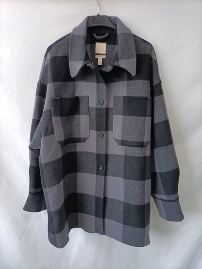 H&M. Abrigo cuadros franela T.m