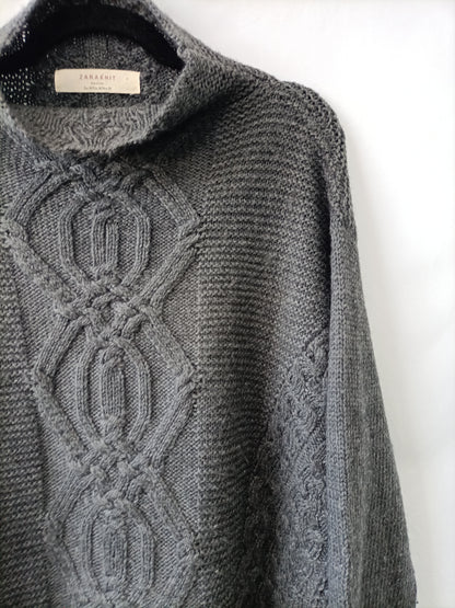 ZARA. Jersey gris ochos T.m