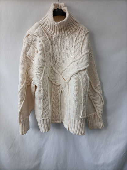 ZARA. Chunky beige sweater Tl