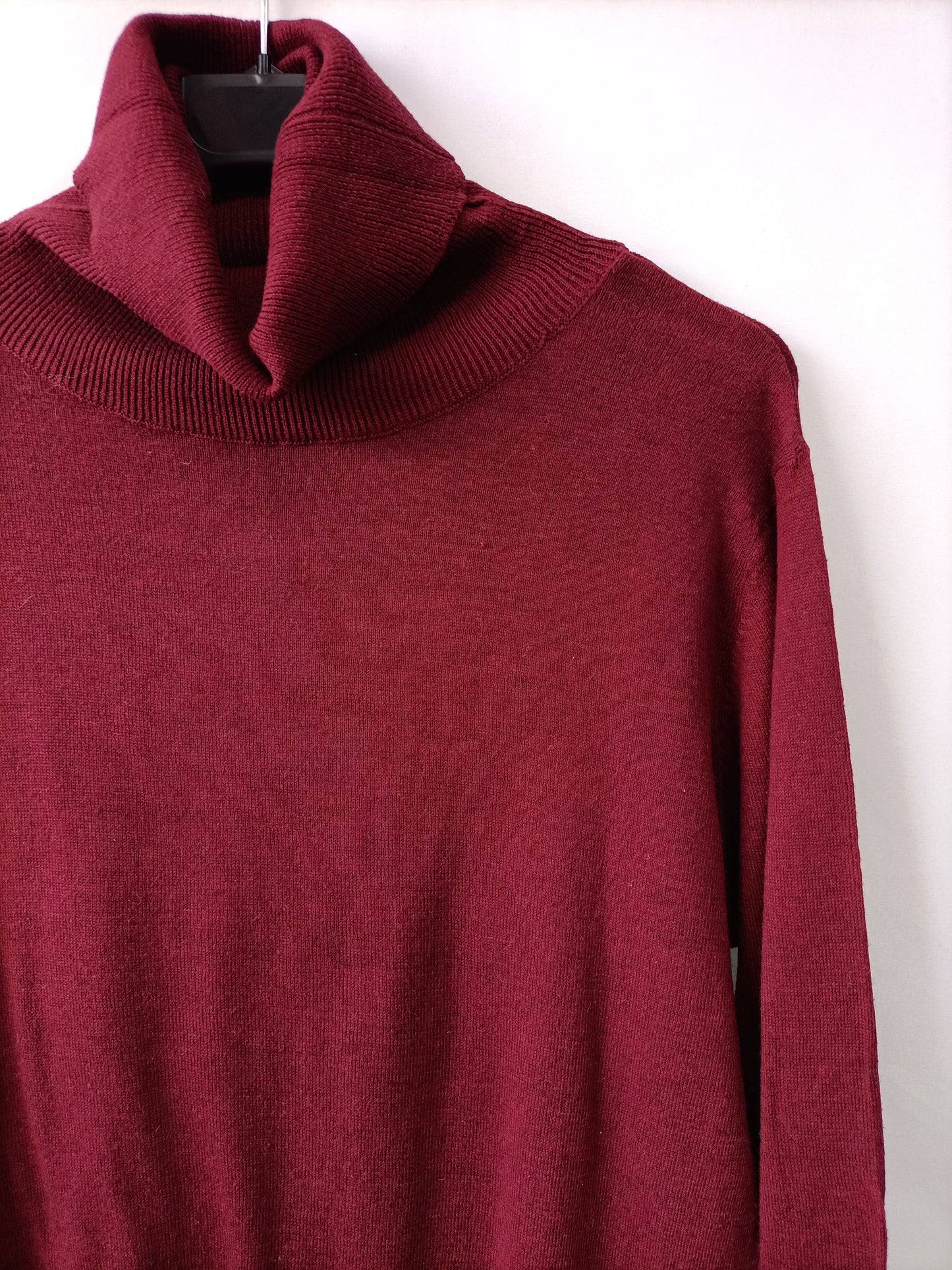 ZARA. Jersey básico burdeos T.l