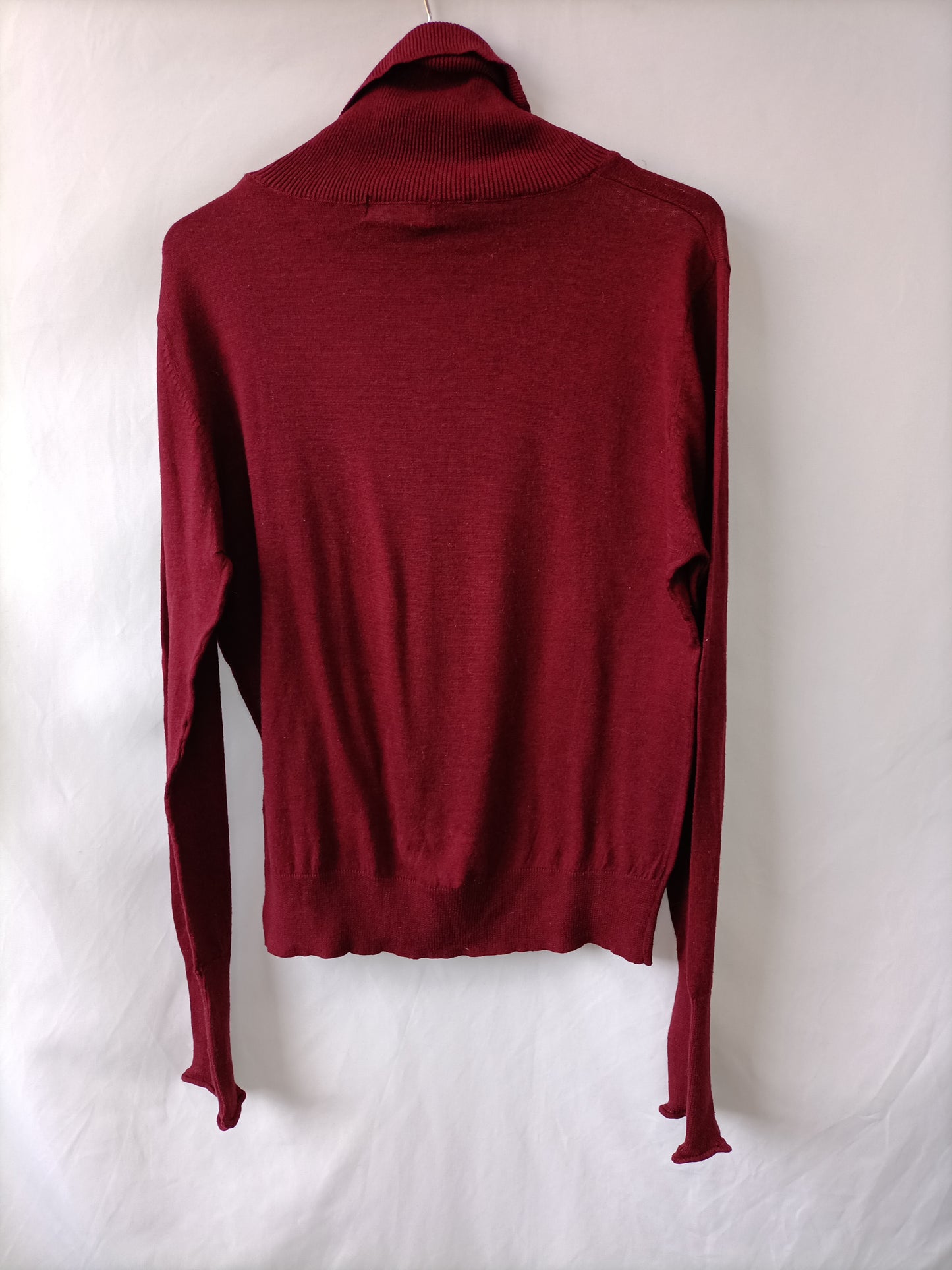 ZARA. Jersey básico burdeos T.l