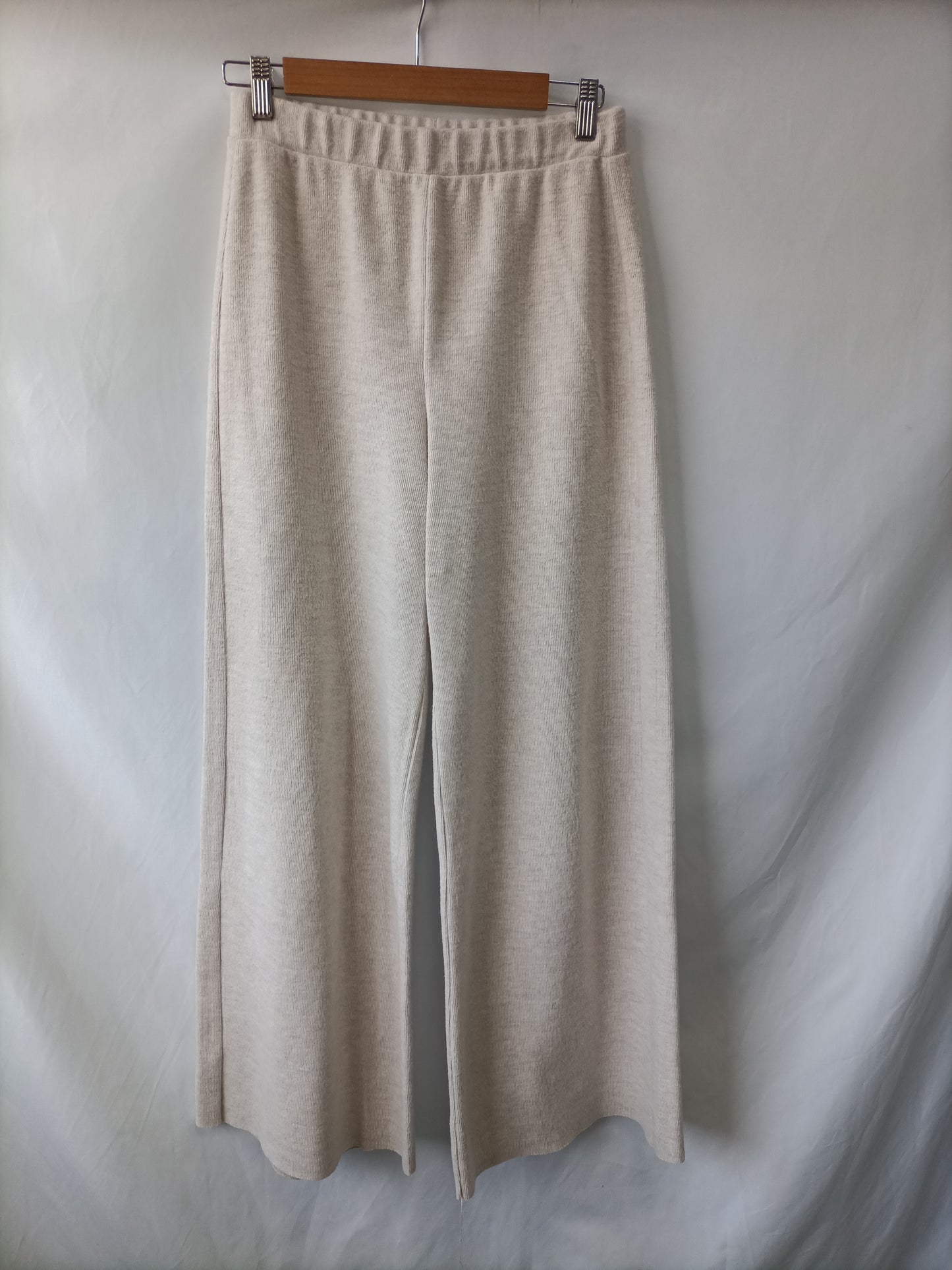 ZARA. Pantalón ancho beige T.m