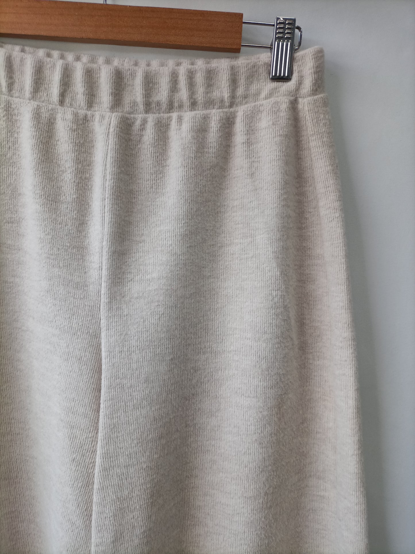 ZARA. Pantalón ancho beige T.m