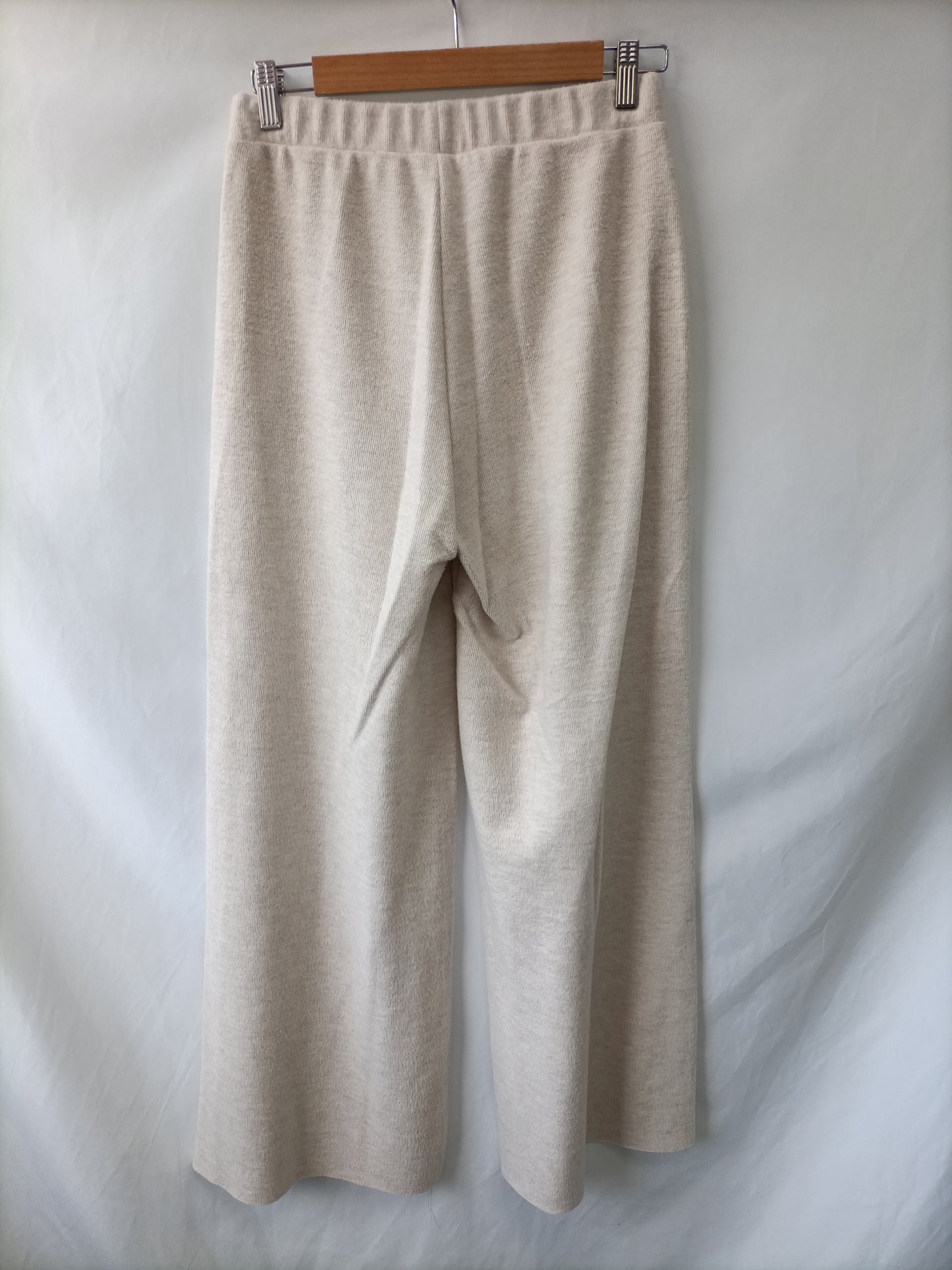 ZARA. Pantalón ancho beige T.m