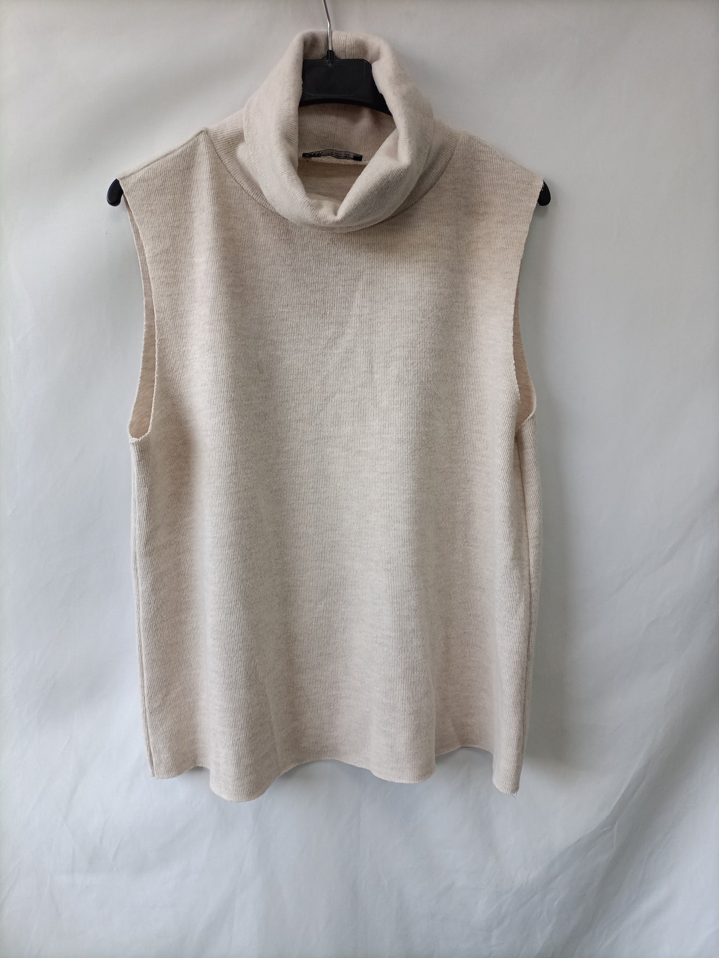 ZARA. Beige knit top Tl