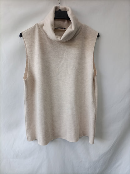 ZARA. Beige knit top Tl