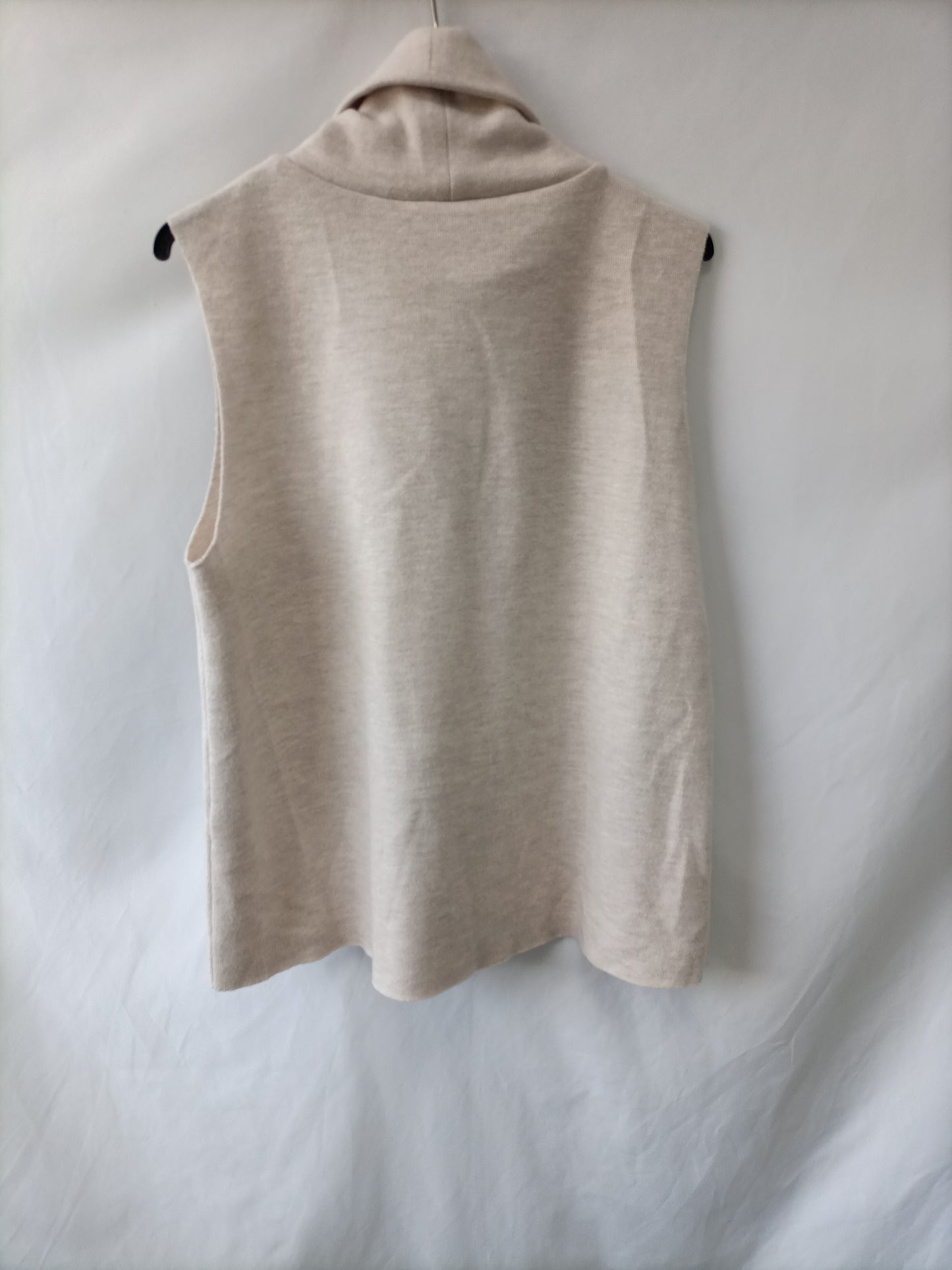 ZARA. Beige knit top Tl