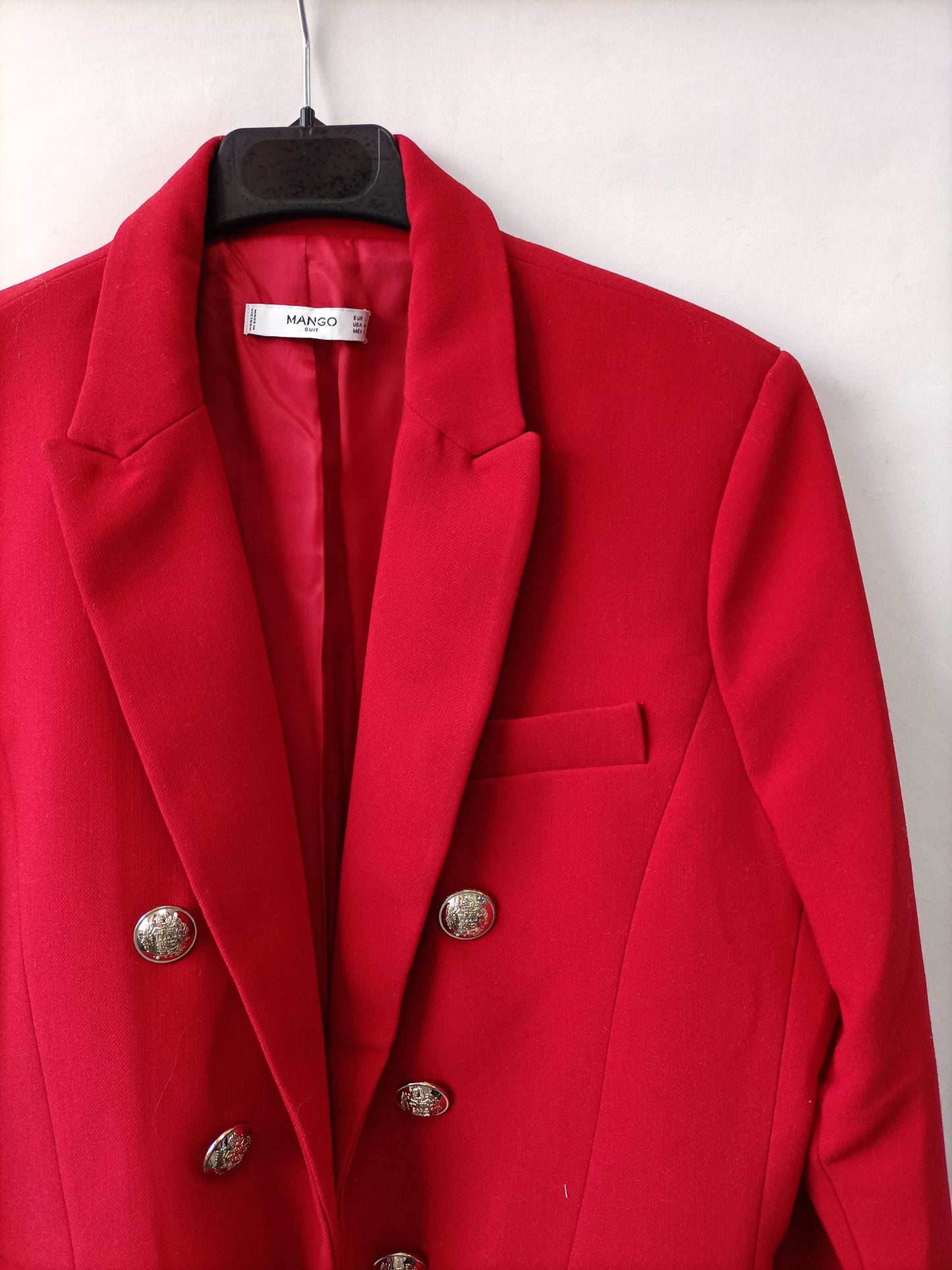 MANGO. Blazer roja botones T.l