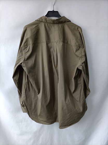 ZARA. Camisa verde caqui T.m