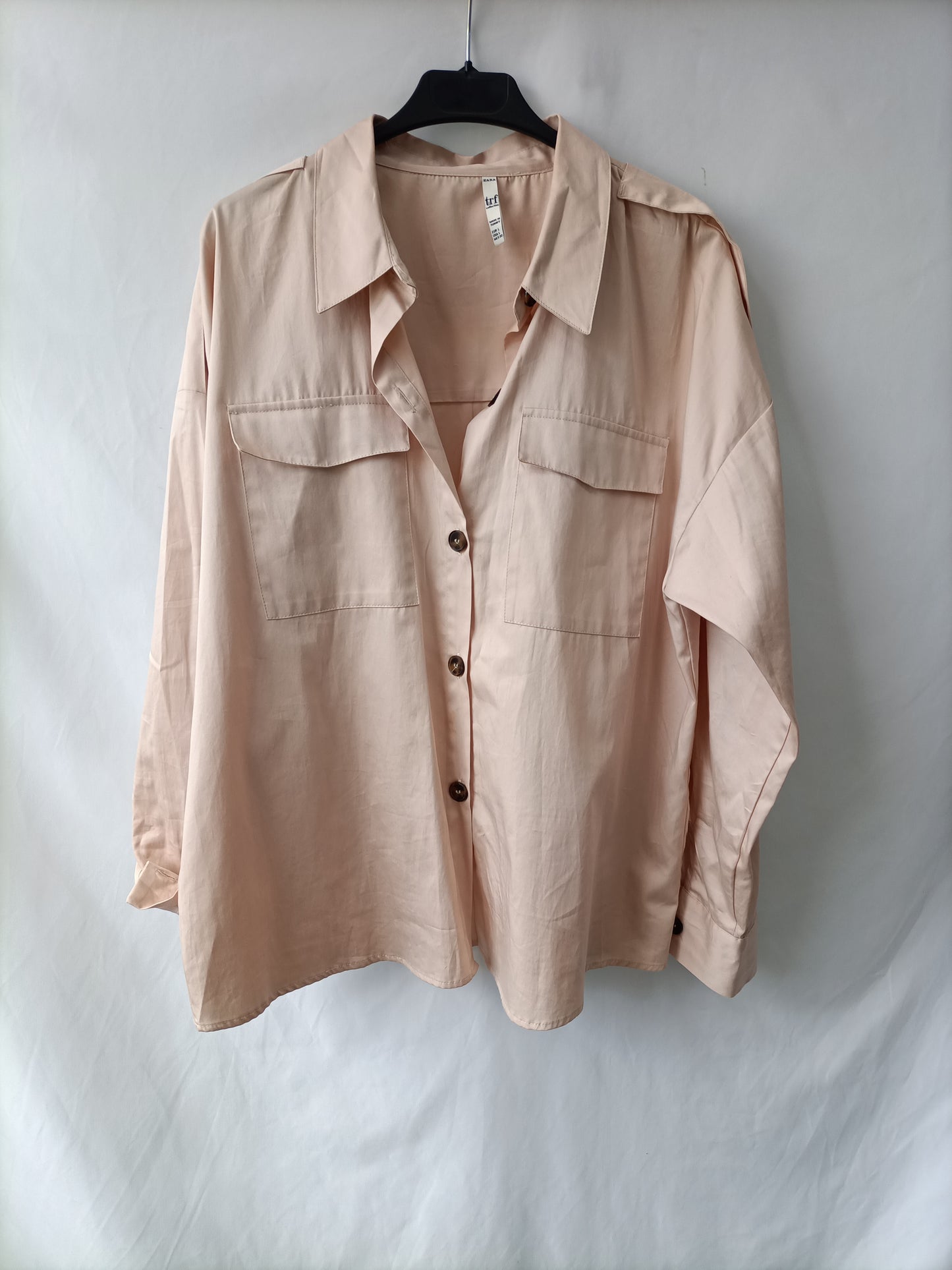 ZARA. Blusa beige fluida T.l