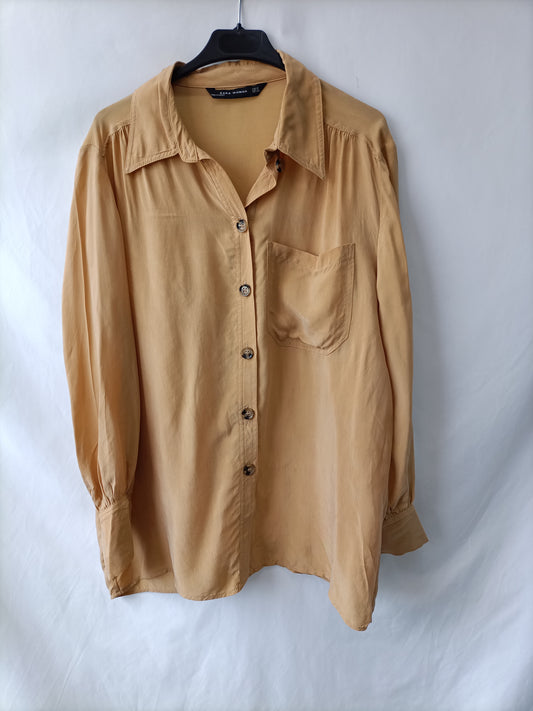 ZARA. Camisa mostaza oversized T.m