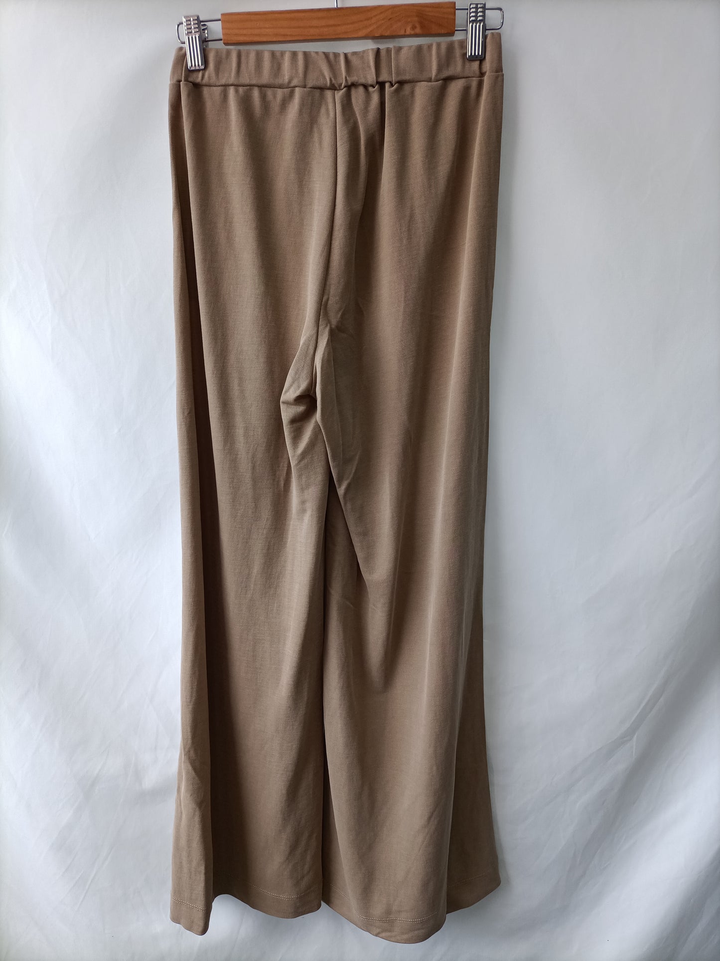 ZARA. Pantalón ancho beige T.m