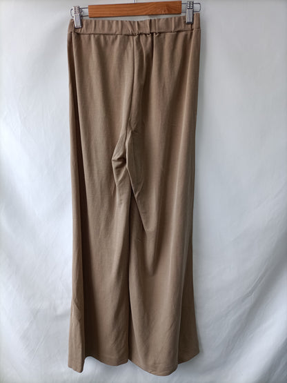 ZARA. Pantalón ancho beige T.m