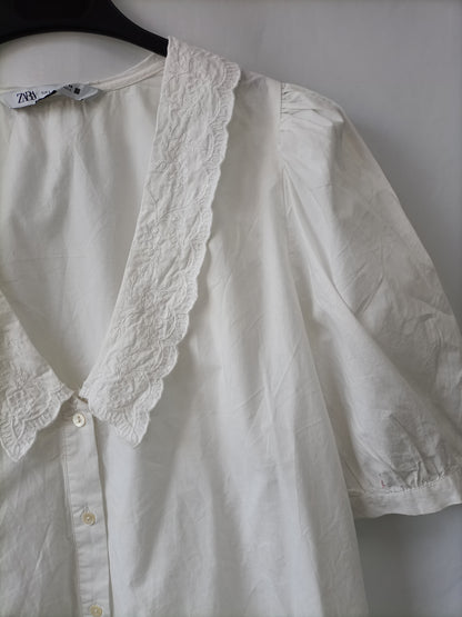 ZARA. White blouse with embroidered collar Tl