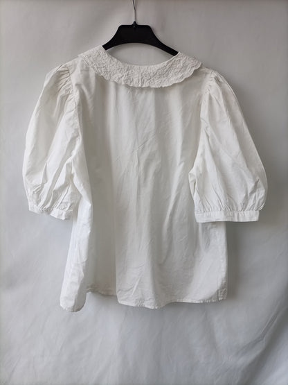 ZARA. White blouse with embroidered collar Tl