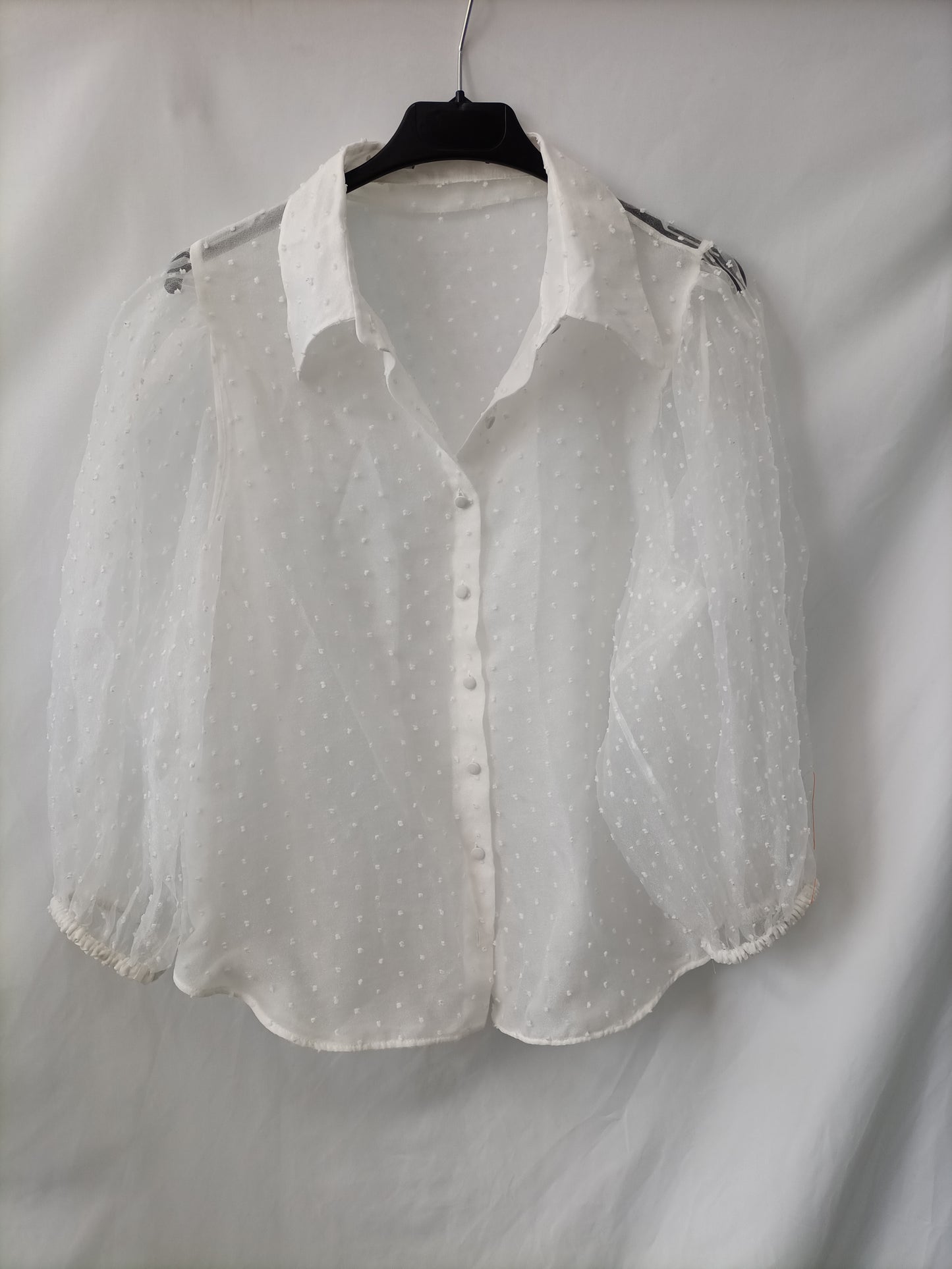 ZARA. White plumeti blouse Tl
