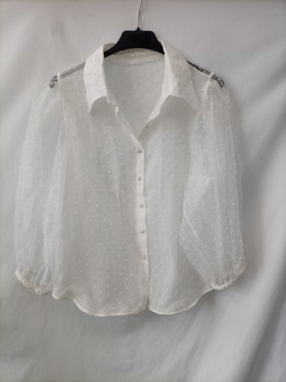 ZARA. White plumeti blouse Tl
